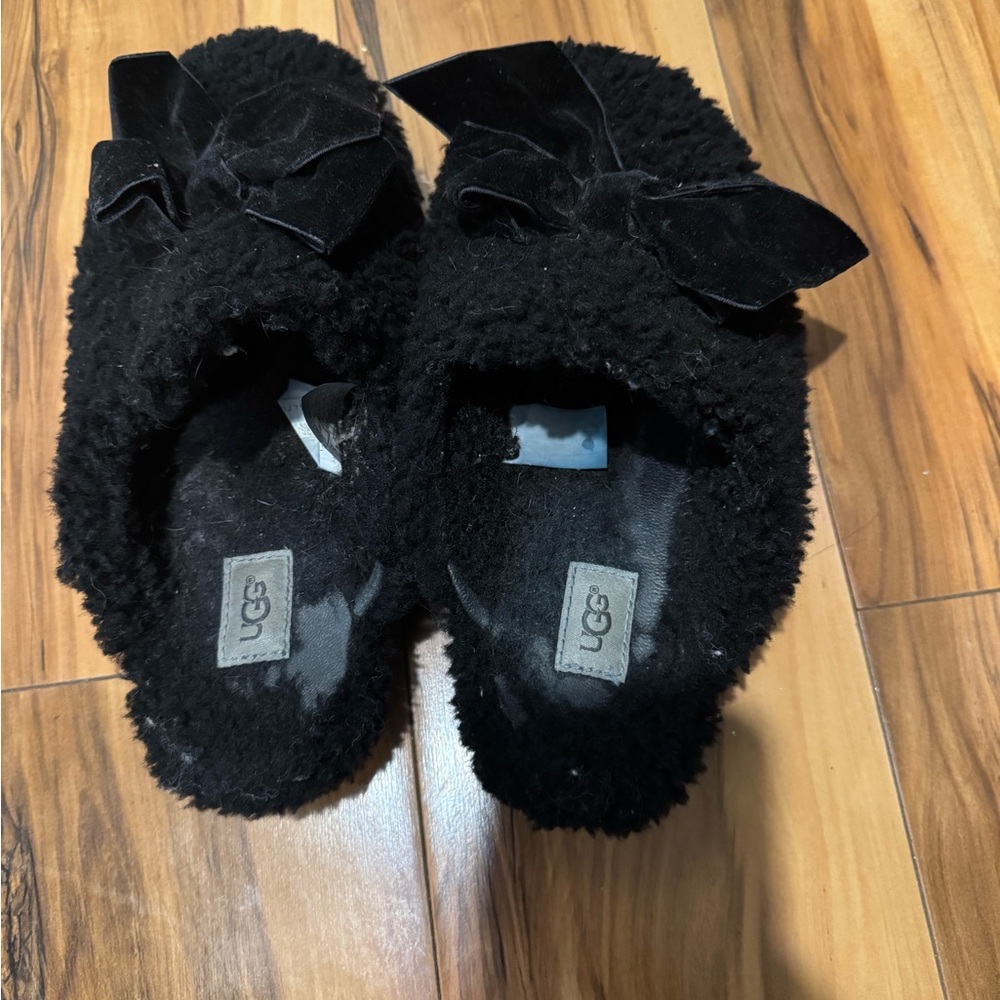 UGG